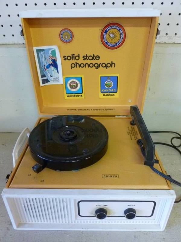 lot 398 image: Vintage Record Player