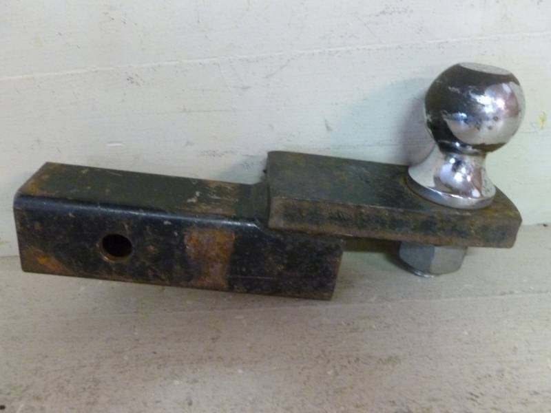 lot 400 image: Receiver Hitch