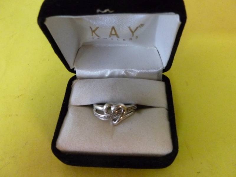 lot 409 image: Sterling Ring