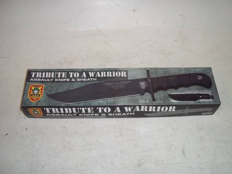 Tribute to a warrior assault knife and sheath