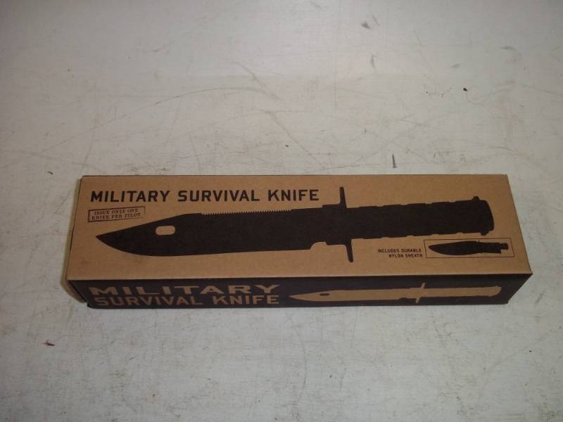 Military survival knife
