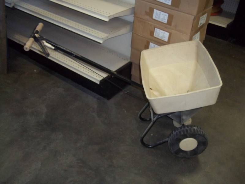 Ortho Fertilizer Spreader