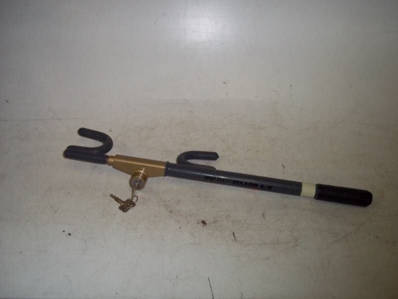 Car lock club with keys
