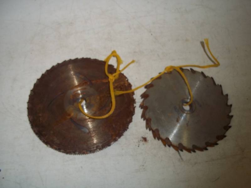 Assorted saw blades