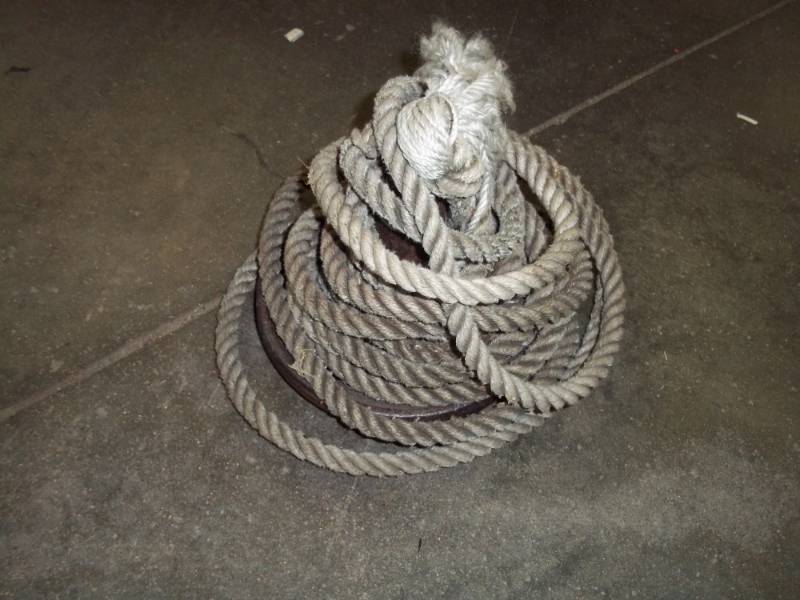 Anchor with rope