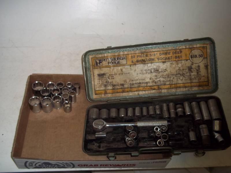 Socket set with case