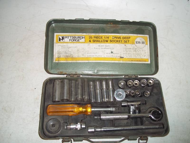 Socket set with case