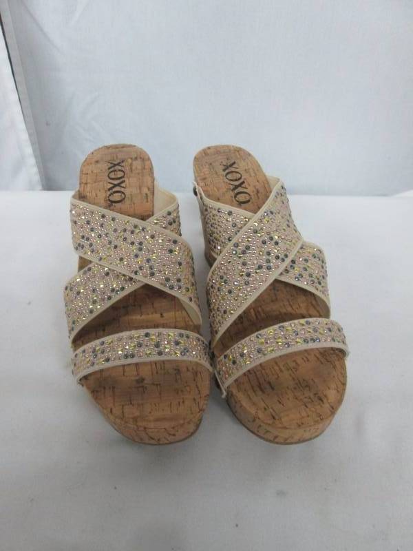 lot 67 image: XOXO Womens Belicia Studs Cork-Wedge Sandal