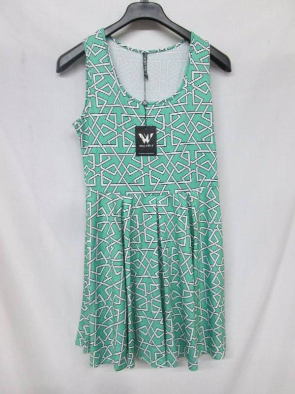 lot 76 image: White Mark Printed Sleeveless Skater Dress - XL