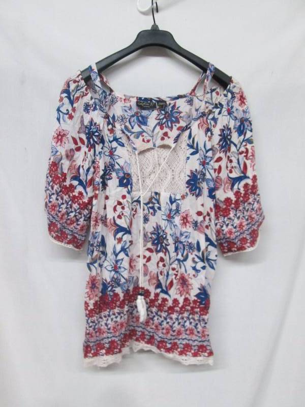 lot 88 image: Lola P Womens Plus Cold-Shoulder Print Top