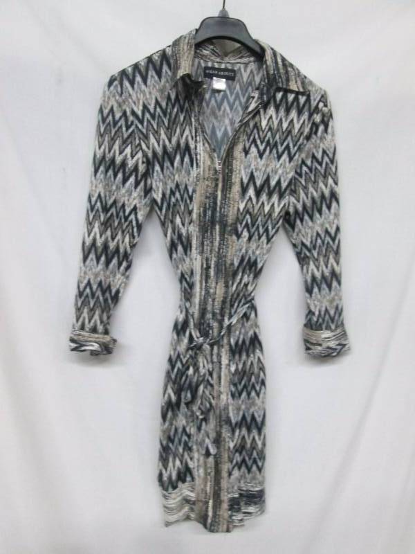 lot 75 image: Wearabouts Misses ZigZag Zipper Dress