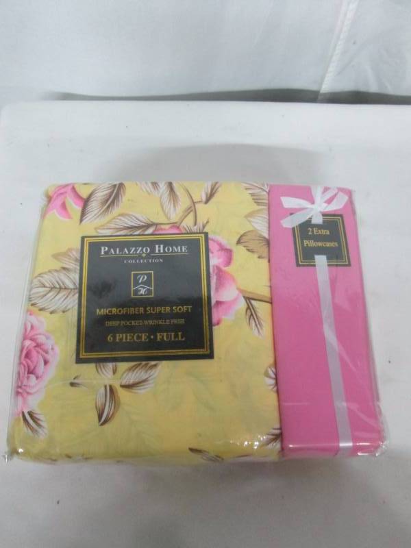 lot 51 image: Prestige Home Collection Luxurious 6-pc. Sheet Set - Full