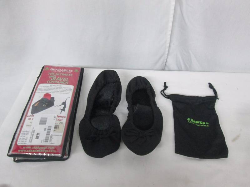 lot 80 image: Dawgs Womens Casual Fleece Ballet Flats