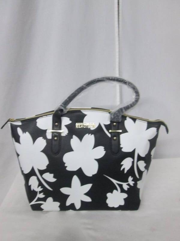 lot 40 image: Kenneth Cole Reaction Fleura Satchel