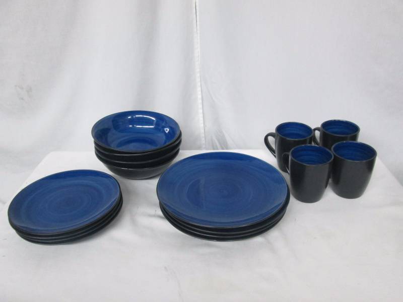 lot 39 image: McLeland Design 16-pc. Stoneware Dinnerware Set