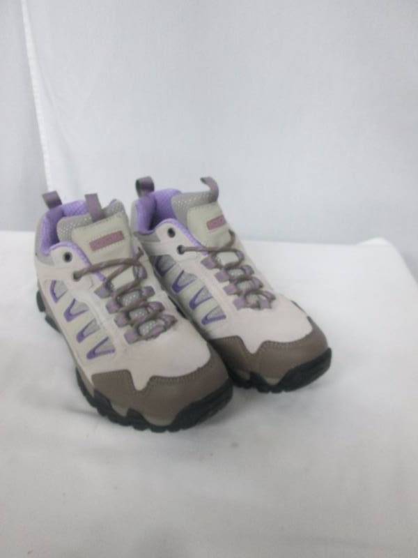 lot 58 image: Pacific Trail Womens Alta Walking Shoe