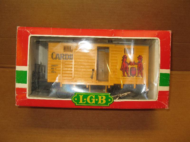lot 33 image: LGB 2897 Box Car