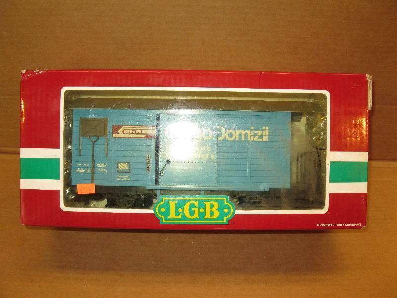 lot 38 image: LGB 4127 Blue Cargo Car