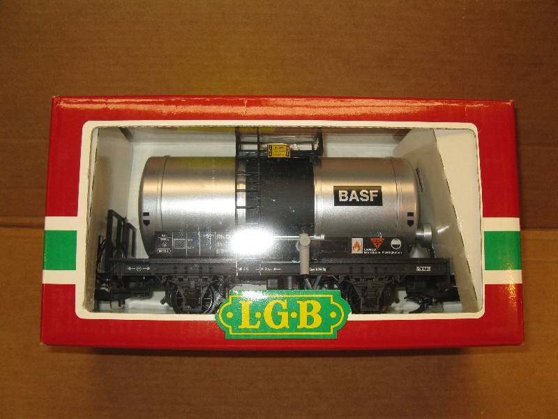 lot 45 image: LGB 4040C BASF Tanker Car