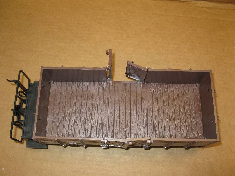 lot 53 image: LGB 4024 Open Box Car