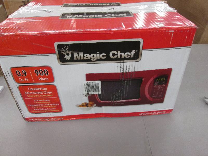 lot 16 image: Red Microwave by Magic Chef open bo...