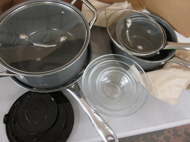 lot 48 image: Cookware and Covered Mixing Bowl Se...