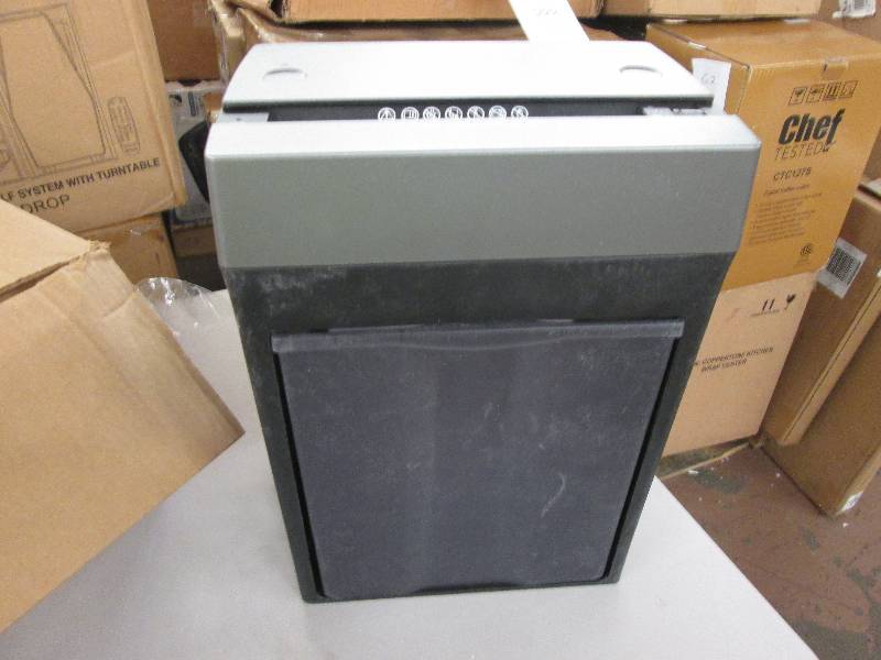 lot 76 image: Royal 8-Sheet Crosscut Paper Shredd...
