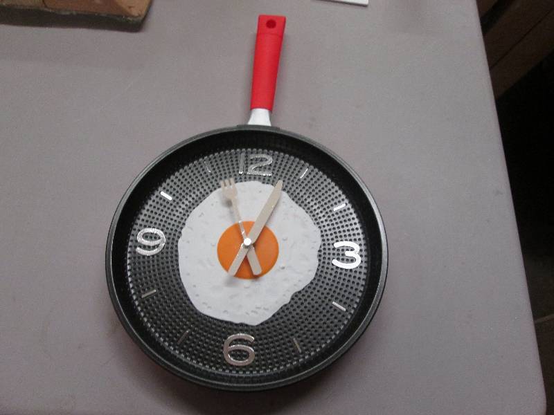lot 172 image: Fry Pan Egg Clock open box , untest...