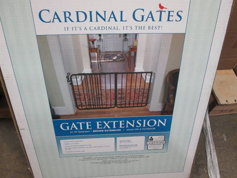 lot 208 image: Cardinal Gates Outdoor Child Safety...