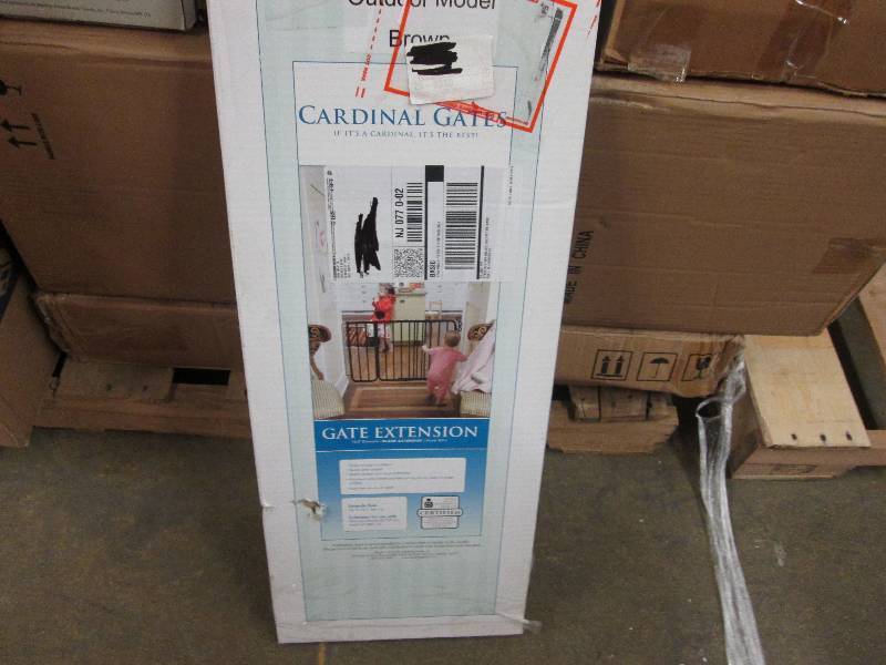 lot 209 image: Cardinal Gates Outdoor Child Safety...