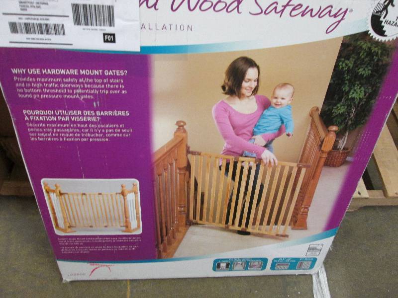 lot 210 image: KidCo Angle Mount Wood Safeway, Oak...