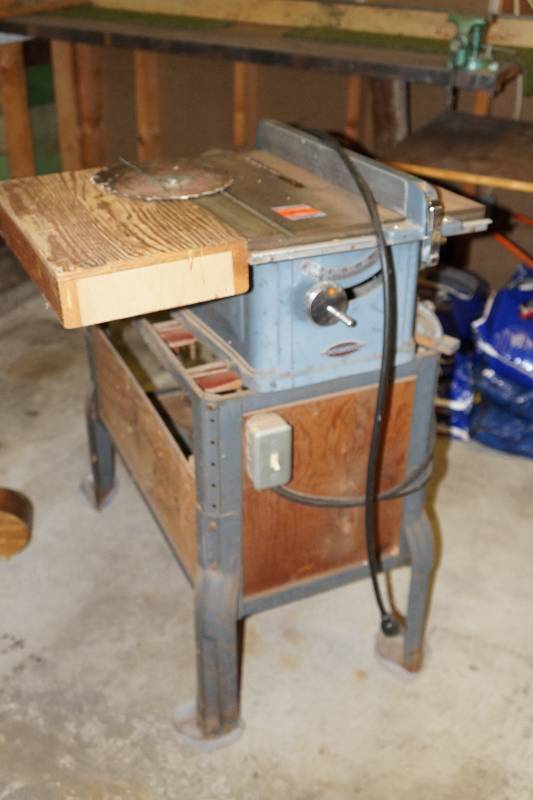lot 10 image: Vintage Craftsman 7  Table Saw