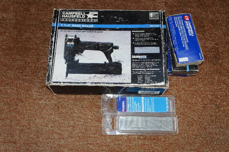 lot 17 image: Campbell Hausfeld Professional 1.25 Brad Nailer Air Tool