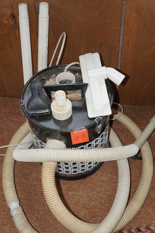 lot 20 image: Vintage Shop Vac with Attachments