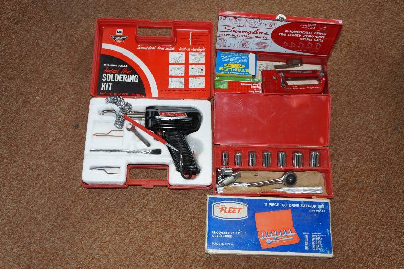 lot 25 image: Lot of 3 Hand Tools