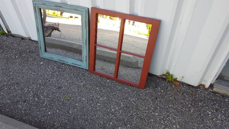 2 Mirrors