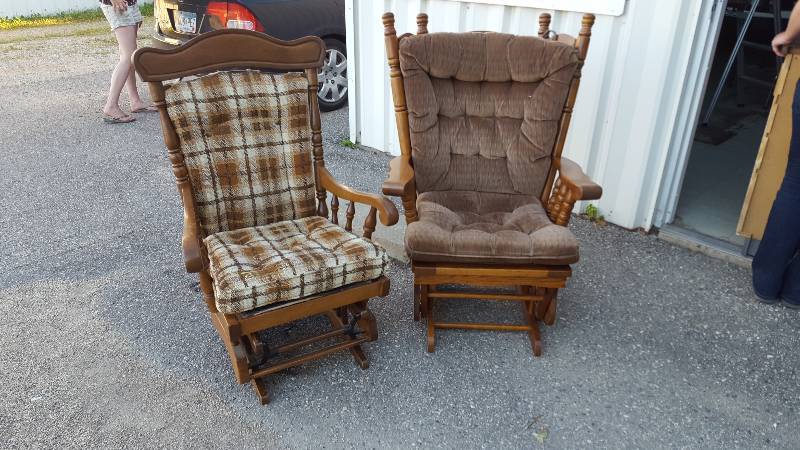 2 gliding rocking chairs