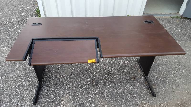 Computer desk
