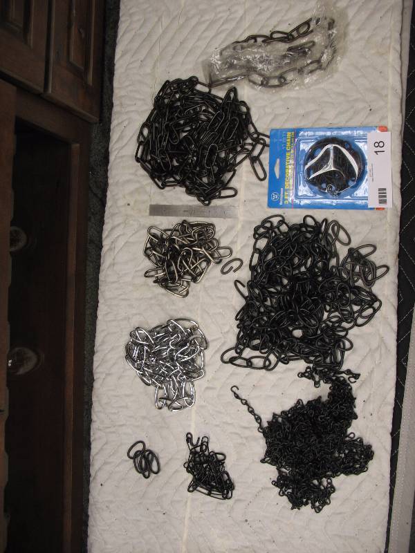 DECORATIVE CHAINS