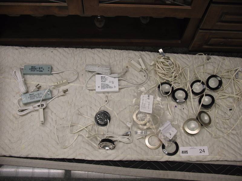 UNDER CABINET LIGHTS