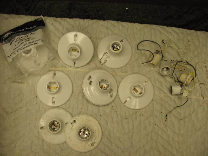 CEILING LAMP HOLDERS