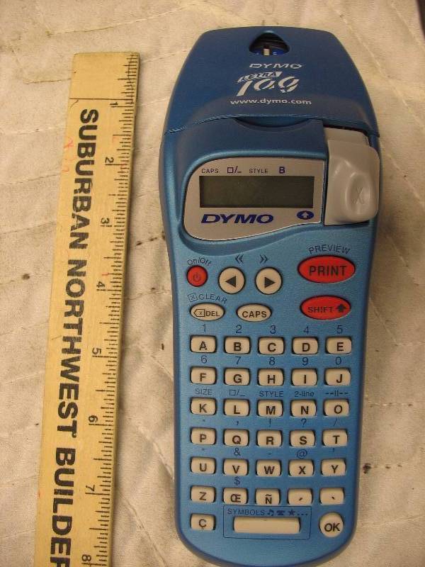 DYMO ELECTRONIC LABEL MAKER