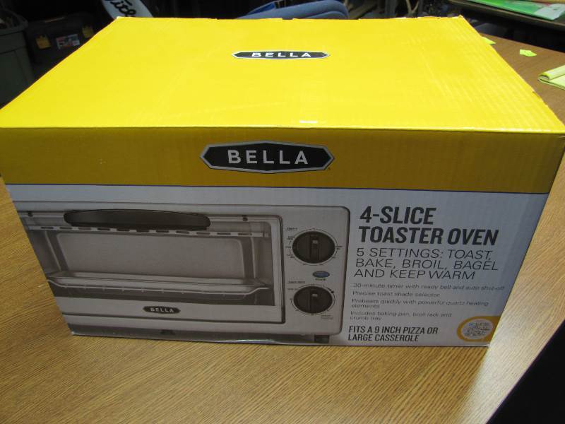 4 Slice Toaster Oven by Bella