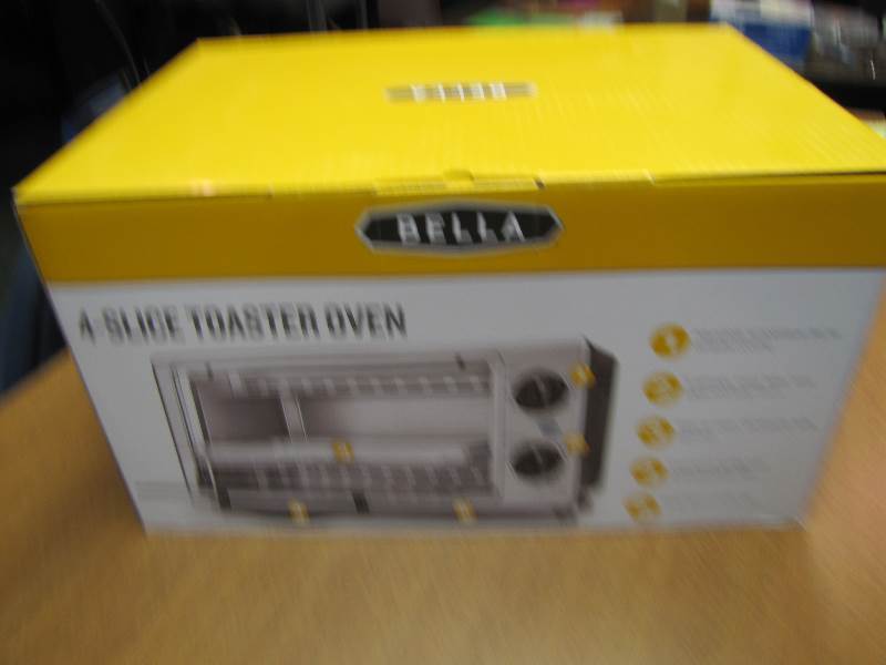 4 Slice Toaster Oven by Bella