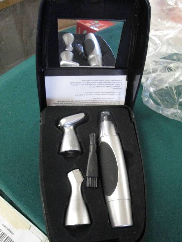 lot 211 image: Mens Collection Facial Hair Trimme...