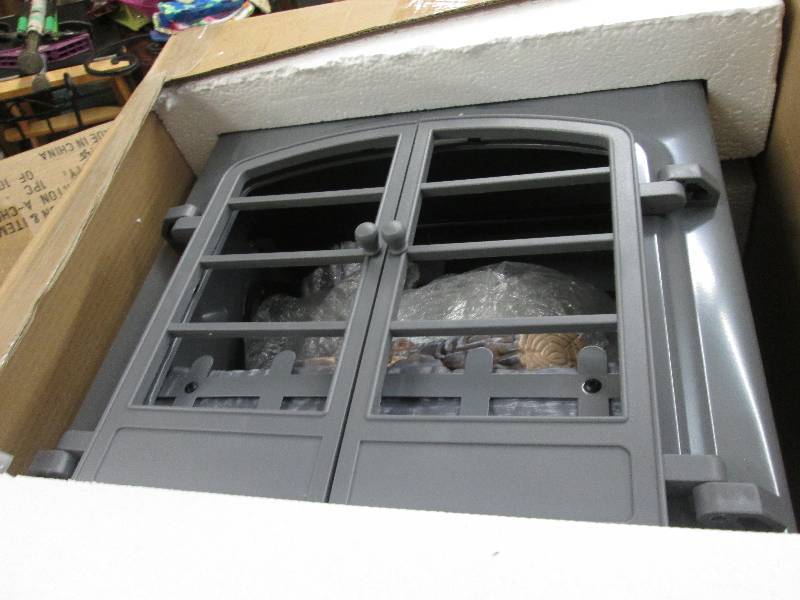 lot 100 image: Electric Stove with Remote open box...