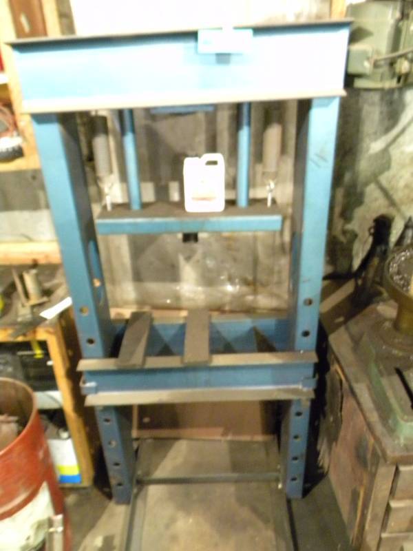 Hydraulic Press Stand