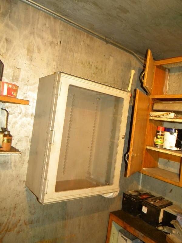 Metal Wall Mounted Cabinet