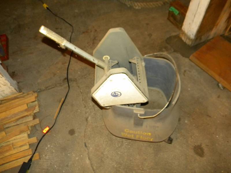 Hillyard Mop Bucket