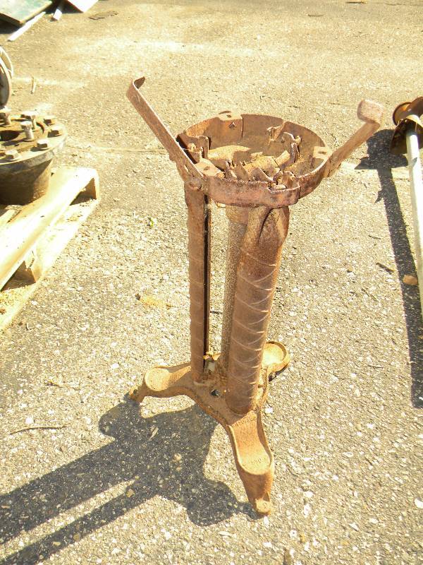 Cast Stand